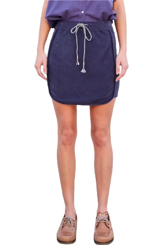 Women's Clothing Sale Online Dolphin Hem Skirt In Deep Sea Navy