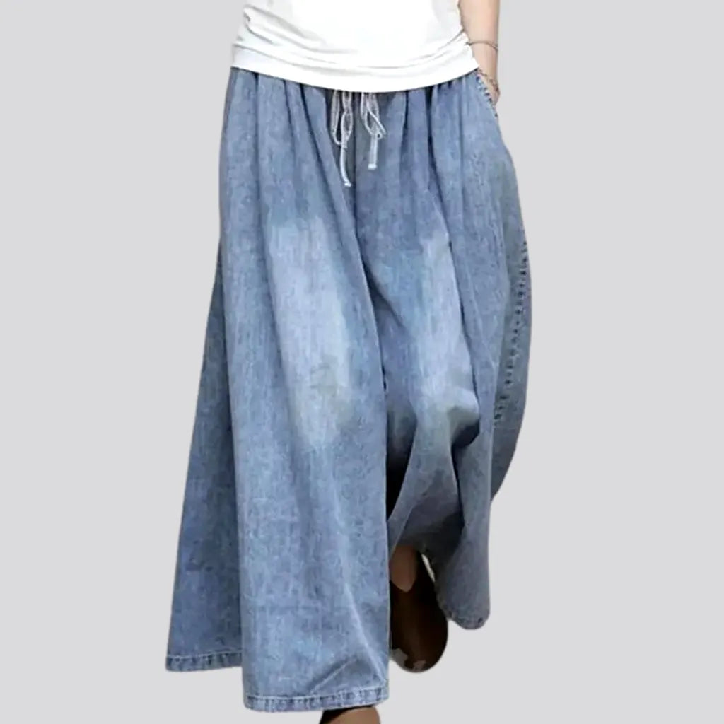 Outfits For Women High-waist light-wash women's denim pants